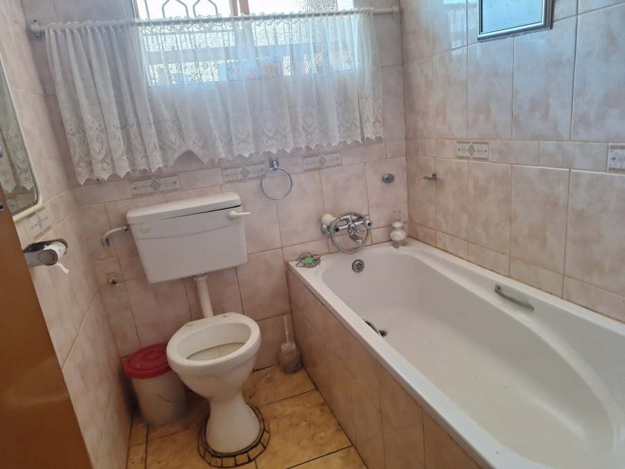 3 Bedroom Property for Sale in Ikageng North West